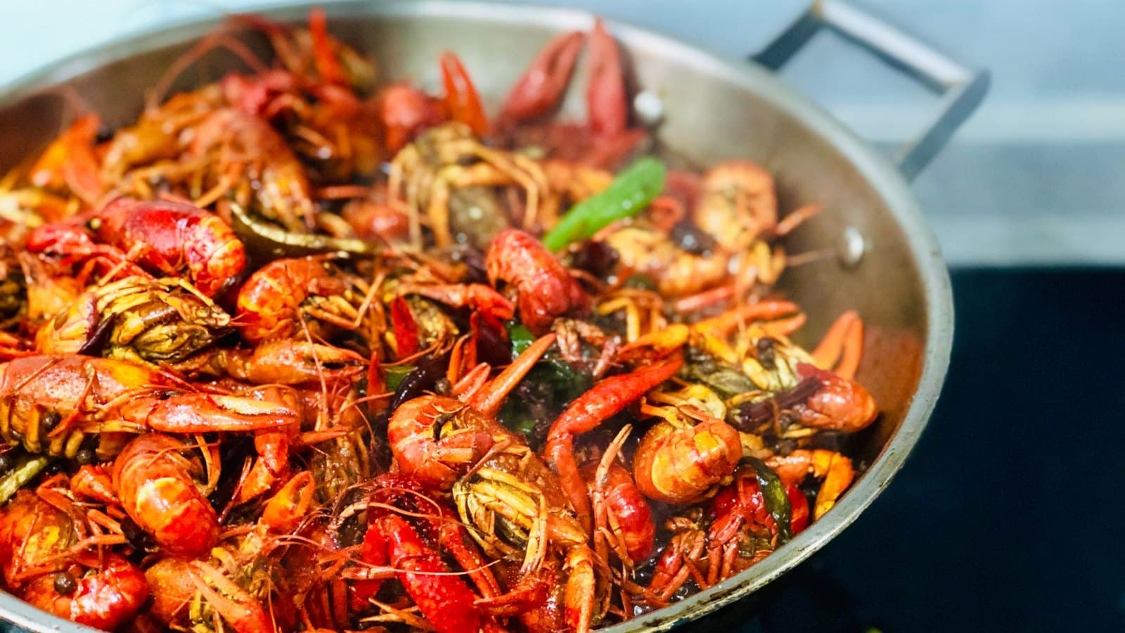 6 Best Chilli Crab in Singapore (2026) — JUMBO, Roland, Long Beach, No Signboard & More (+ the $39 Farewell Deal)