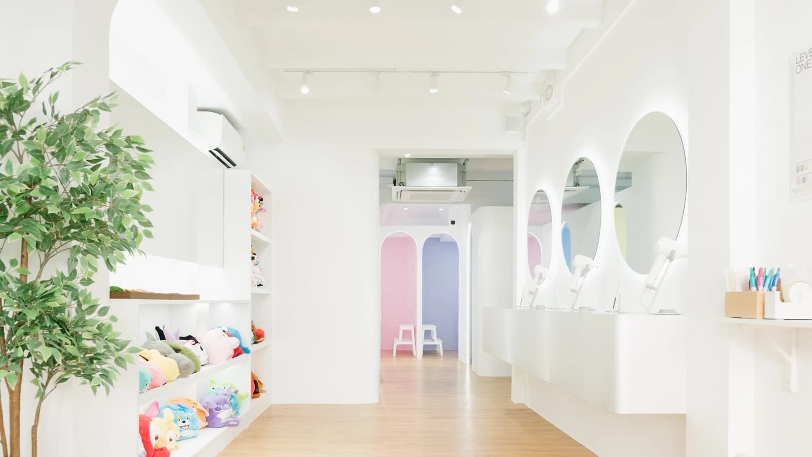 6 Best Self-Photo Studios and Photo Booths in Singapore (2026): $10 for Two Strips, Compared on Price, Outlets and Opening Hours