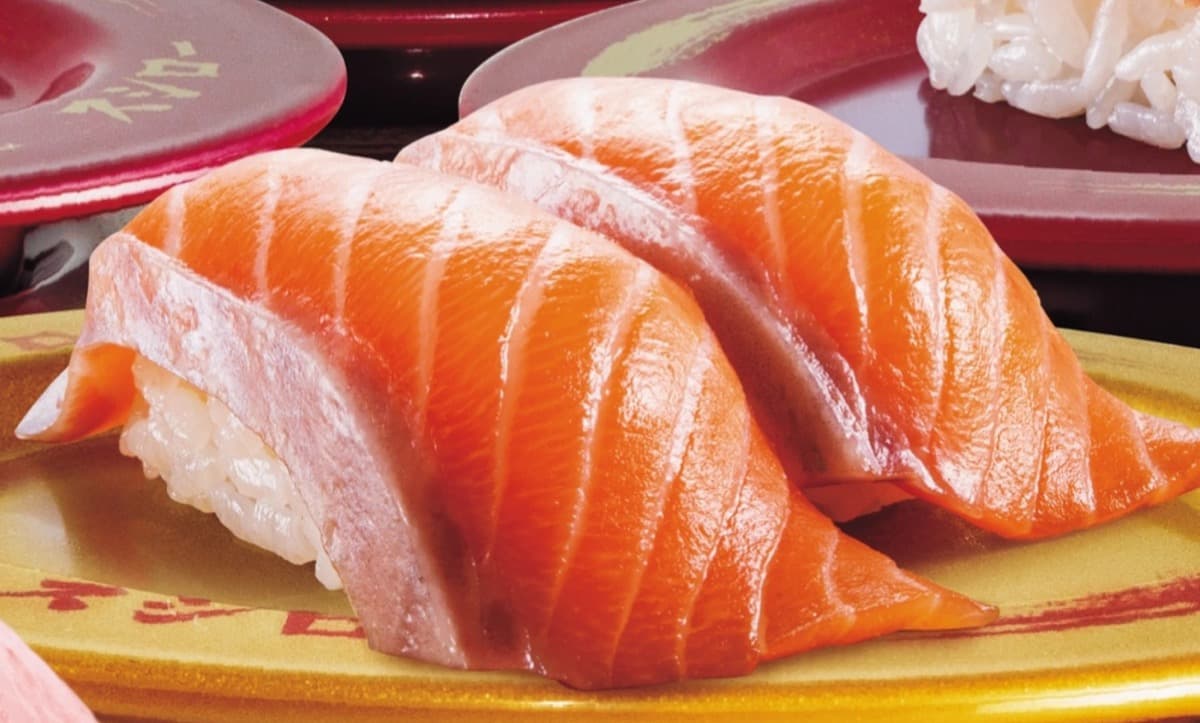 新加坡6大超值寿司连锁(2026)— Sushiro、Genki 与 Sushi Express 逐盘比价,另有 Sushi Tei、Sakae 与 Sushi Zushi