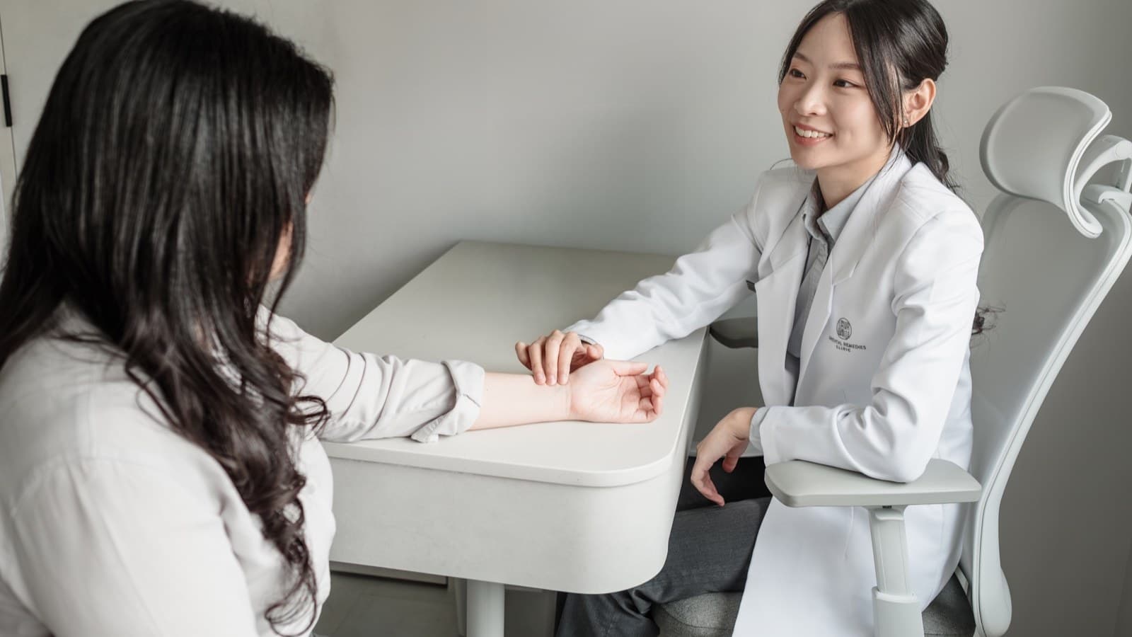 8 Best TCM Clinics in Singapore 2026 — First Visits from $11, Plus Eu Yan Sang's $6.10 SG61 Consultation (August)