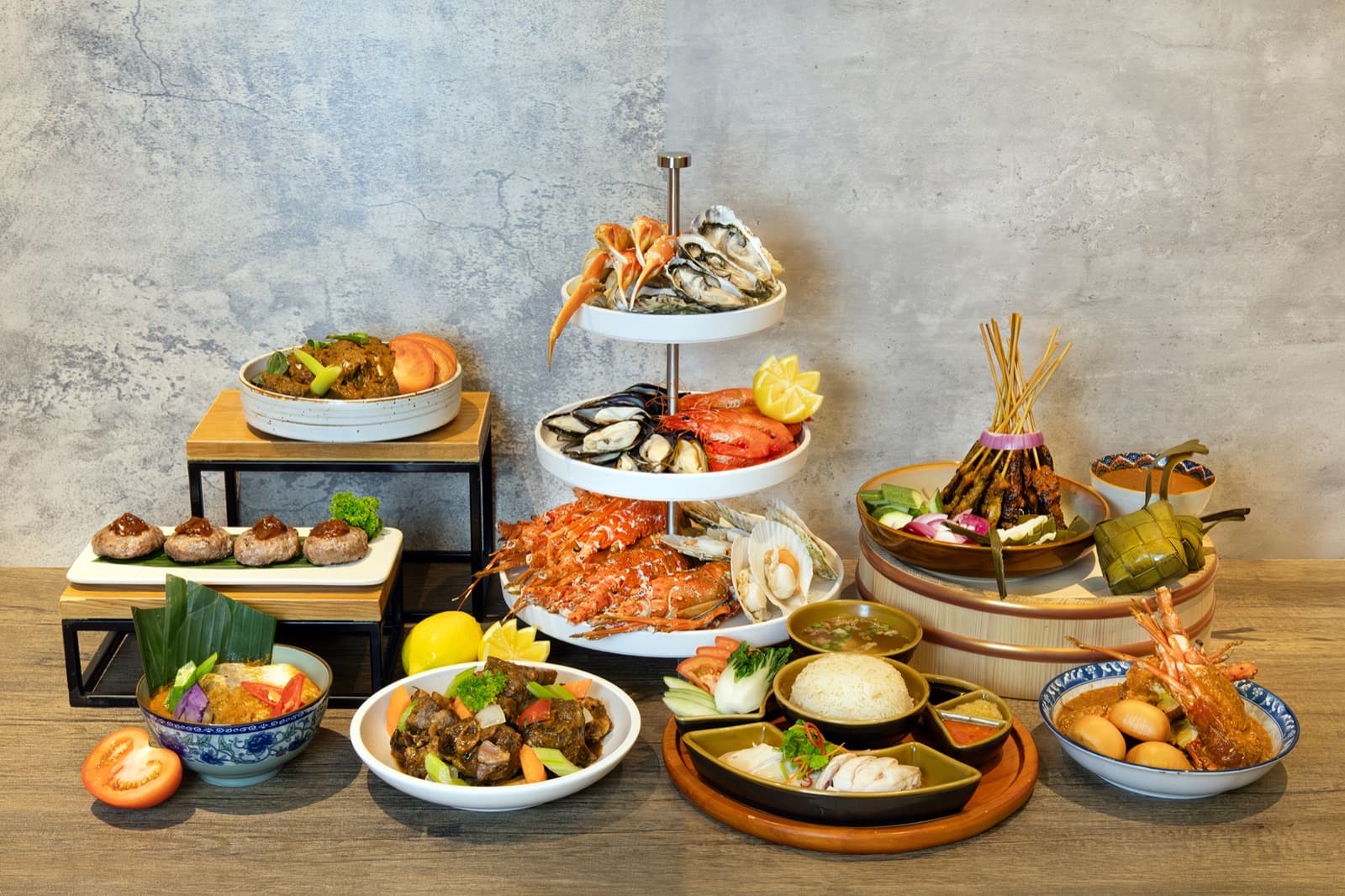 Holiday Inn Atrium's Halal 1-for-1 Buffet Turns Into Wagyu, Snow Crab and Suhaimi Yusof's Picks From 10 Sep to 22 Nov: About $76.74 Nett a Head