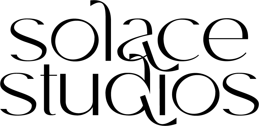 Solace Studios — 新加坡最大的韩式拍照亭连锁,$10 起,附主题场景 logo
