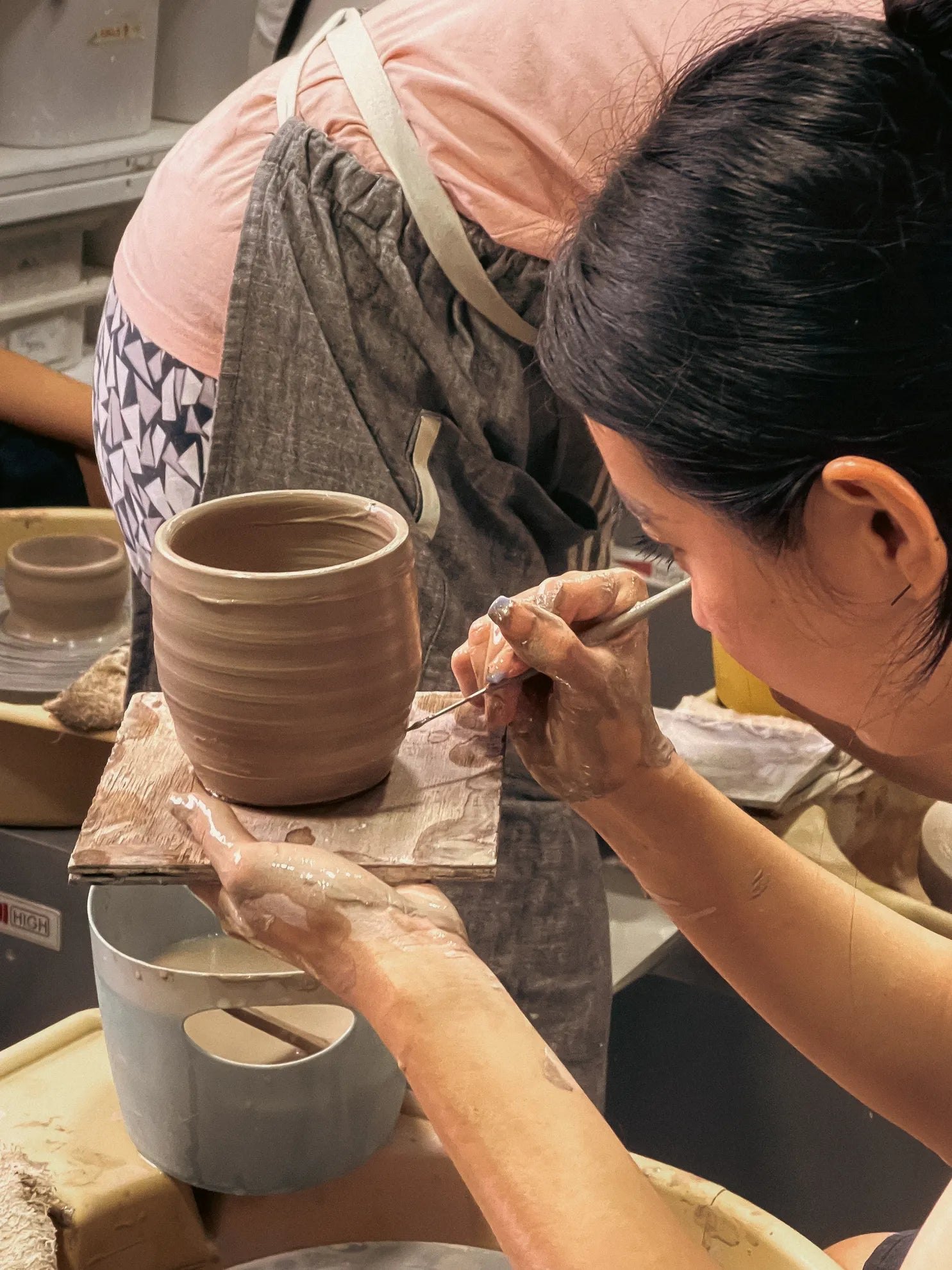 3Arts Pottery — Joo Chiat 的 2.5 小时体验课 $83.20,可加选自行上釉
