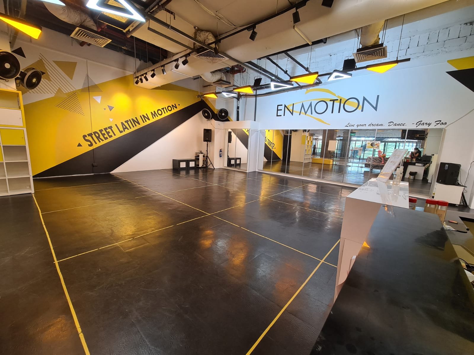 En Motion Dance School: 萨尔萨与巴恰塔体验课 $12.90