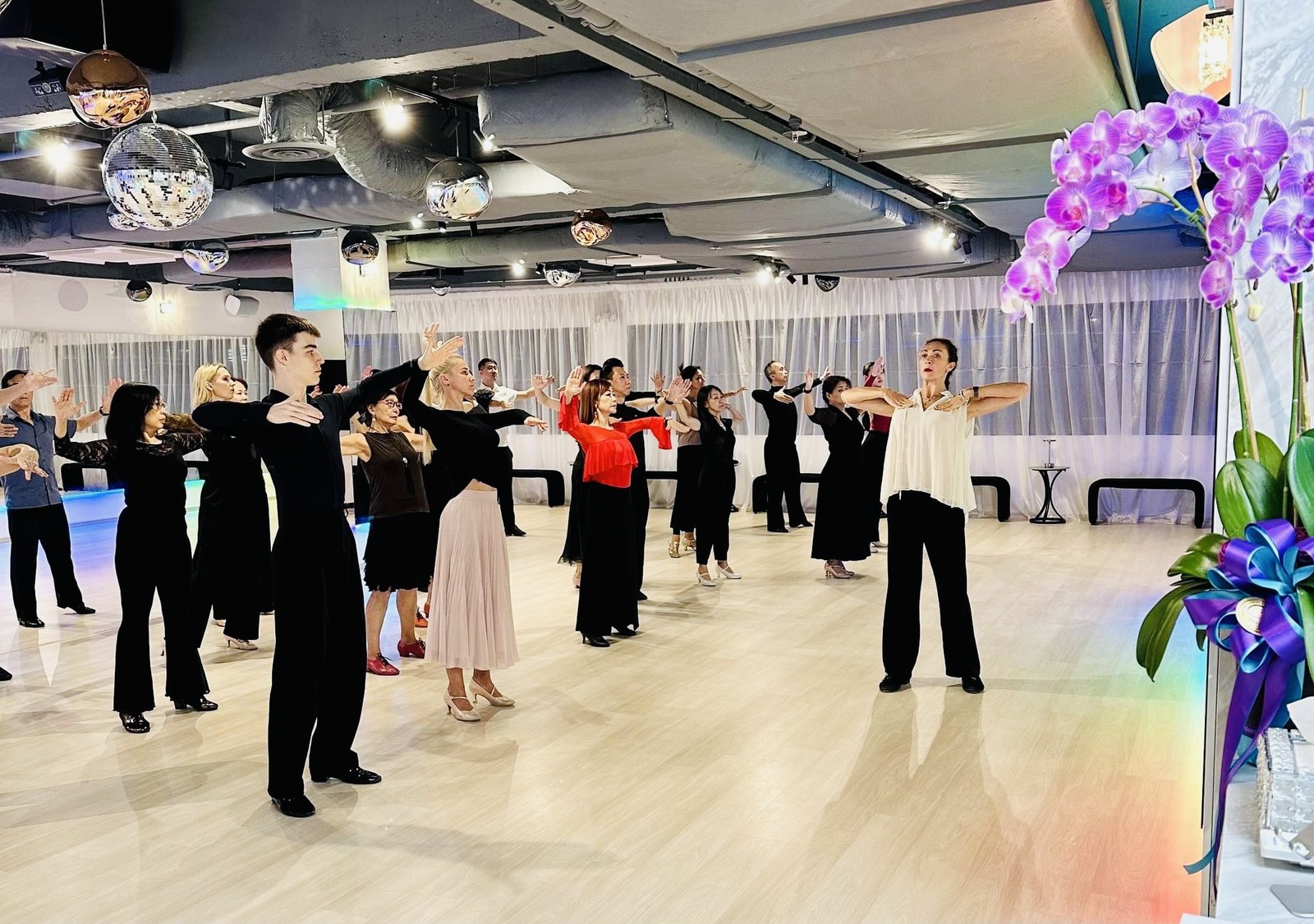 Galaxy Dance Academy: 国标与拉丁舞免费体验课