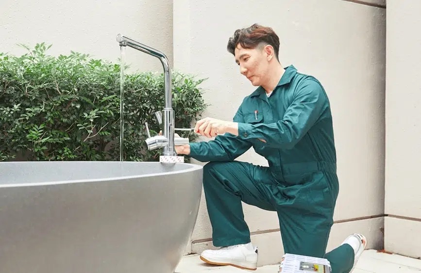 Helpling: fixed handyman rates you can book online, with a haze-campaign draw to 21 Oct