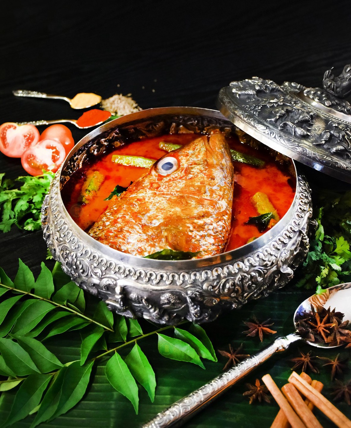 The Banana Leaf Apolo —— 1974 年的原点,把咖喱鱼头变成新加坡菜