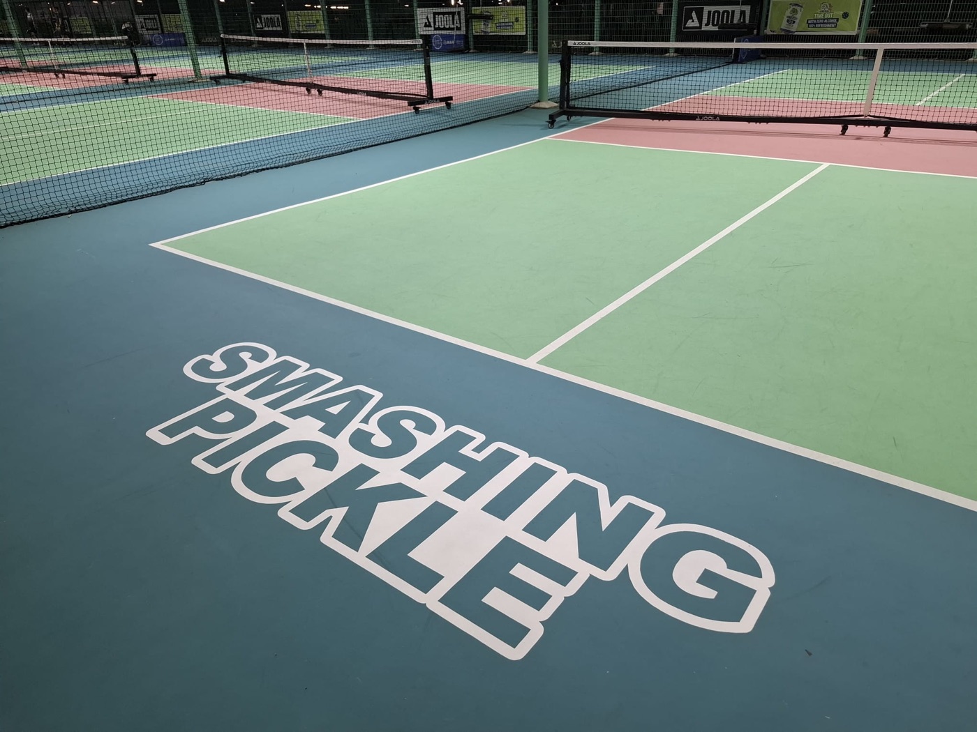 裕廊 Smashing Pickle Club:比赛级球场,另有 $12/小时时段