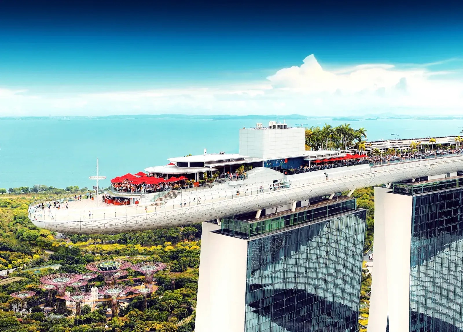 CÉ LA VI SkyBar — Level 57 of Marina Bay Sands, the View Everyone Comes For