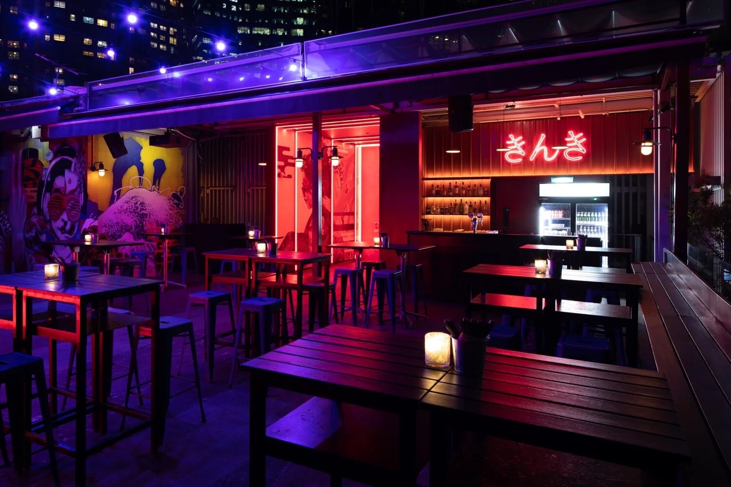 Kinki Rooftop Bar — Neon, Graffiti and Marina Bay Sands Head-On at Customs House