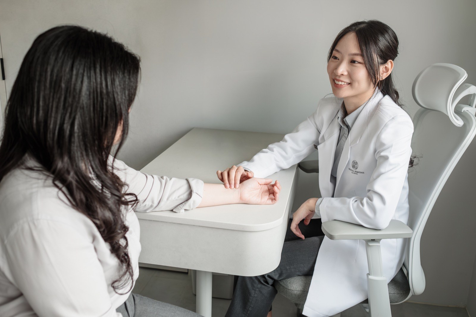 Oriental Remedies Clinic — Technology-Assisted TCM, 6 Outlets, Transparent Fee Table