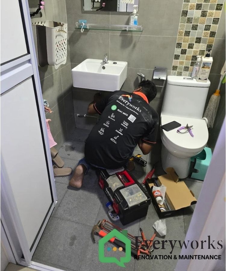 Everyworks: the same WhatsApp number as Mr Plumber, and a cheaper toilet bowl set