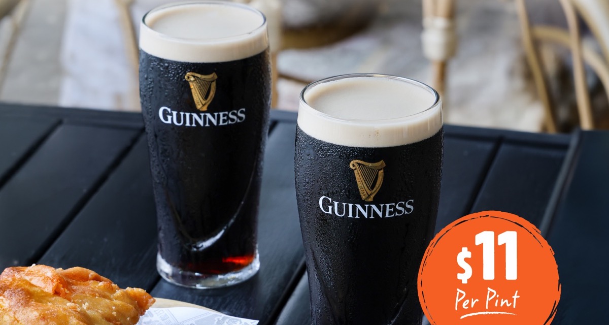 Harry's 'Stache & Stout 海报, 两杯 Guinness 和每品脱 $11 、原价 $18 的标示。