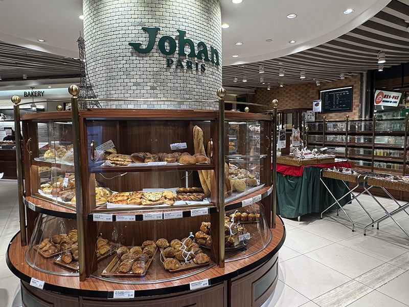 Johan Paris: 乌节路一天两炉, $2.60