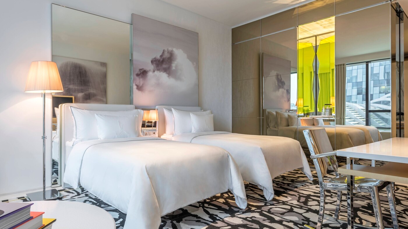 JW Marriott Hotel Singapore South Beach — Premier Marina Bay Rooms & the Flow 18 Sky Pool