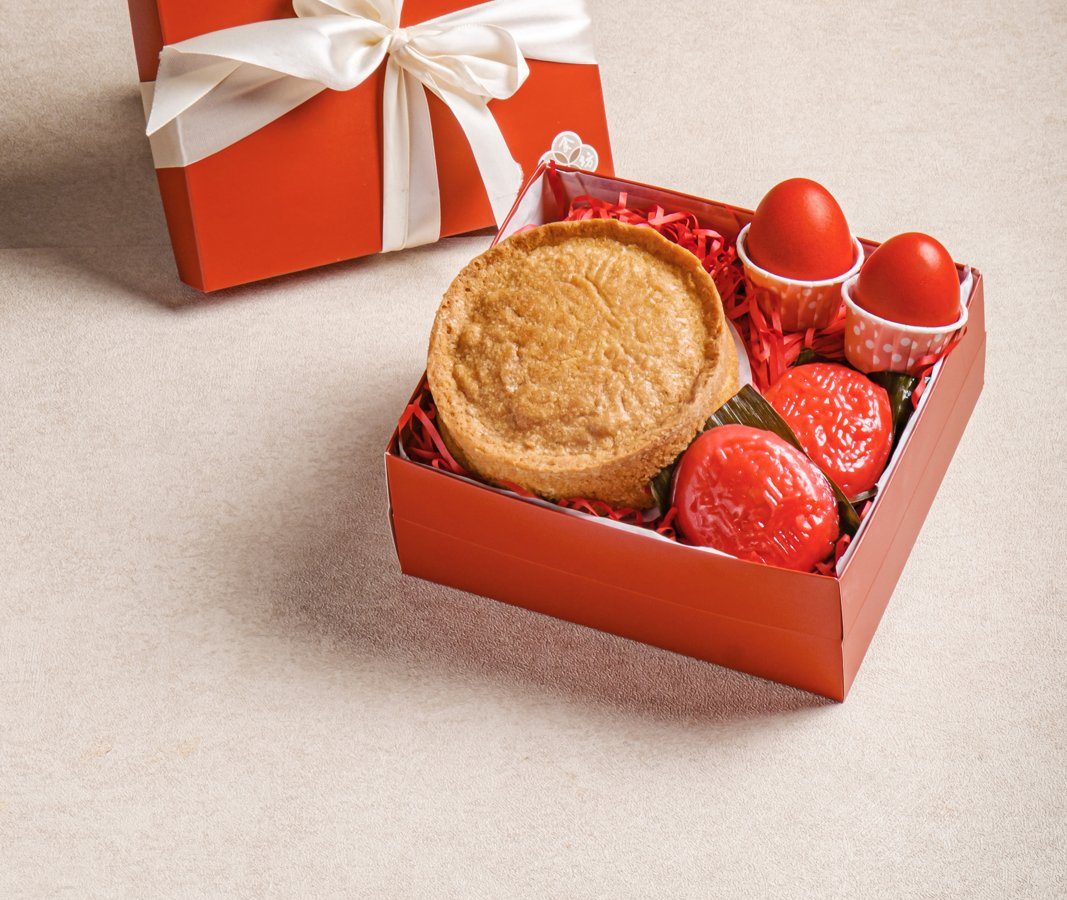 Keong Saik Bakery:设计感精品礼盒,每盒 $20 至 $25(最低 10 盒),惟四款中只有两款含蛋糕