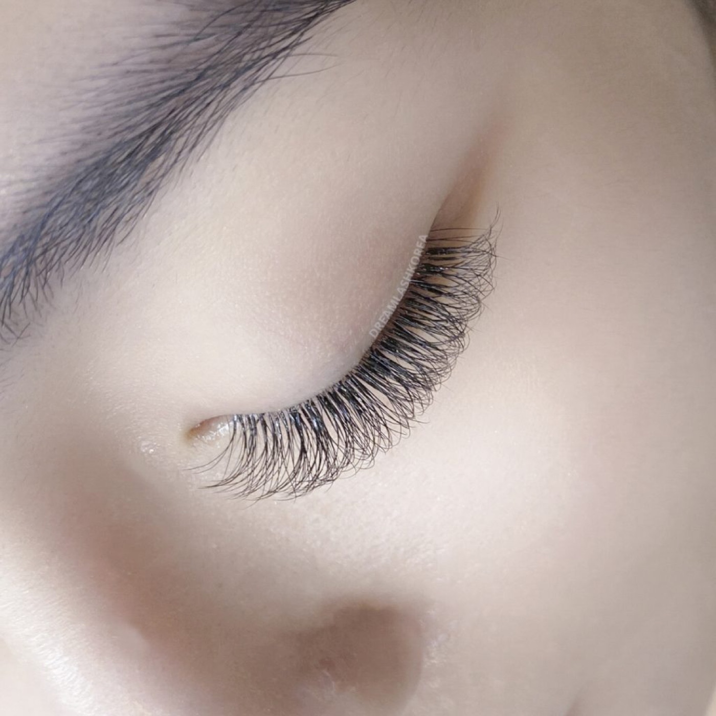 Dreamlash: Korean techniques at three malls, 15% off the first visit by code