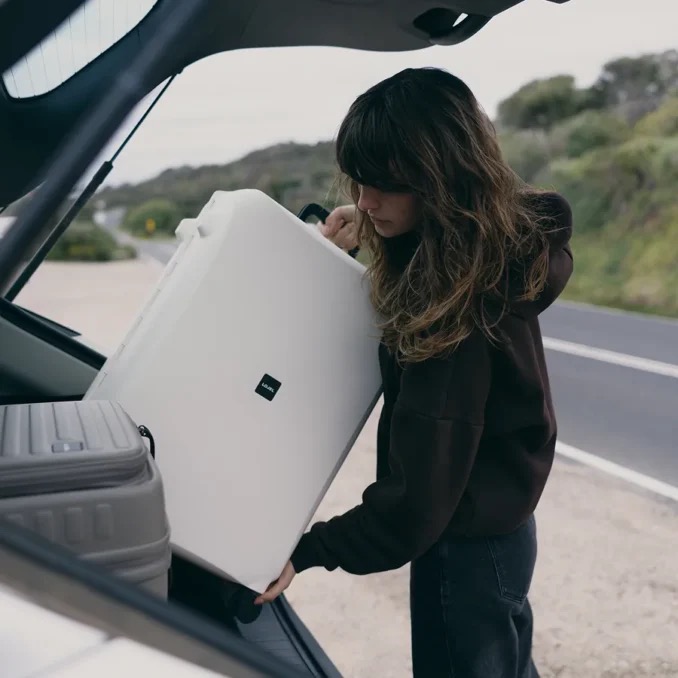 Lojel — zipperless, repairable, and the one design people ask about