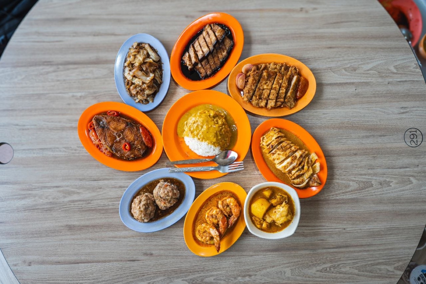 Loo's Hainanese Curry Rice, Tiong Bahru Market
