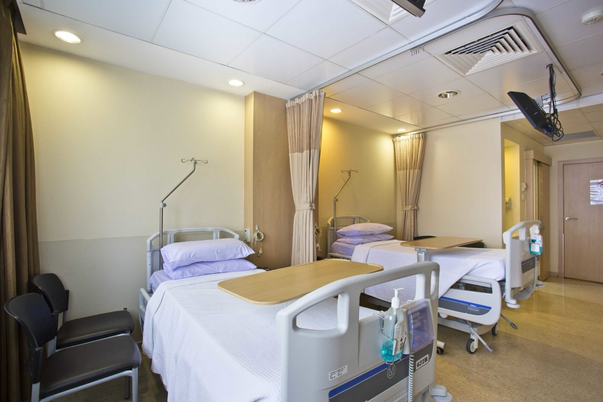 Thomson Medical Centre: the cheapest published package of the lot at S$3,407.34, because it is the only private hospital still pricing a 4-bedded maternity room